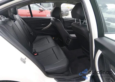 2015 BMW 320I xDrive z USA, uszkodzony, nr VIN WBA3C3G52FNS73358